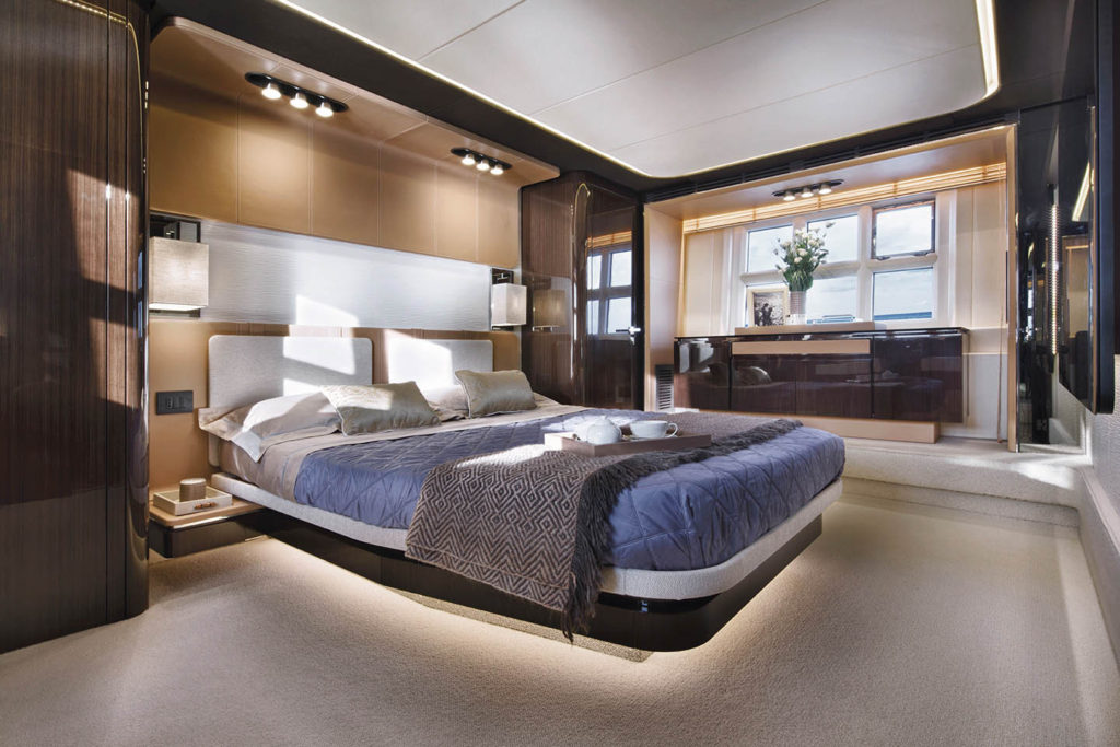 master cabin 77S