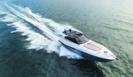 rio yachts parana 38 in navigazione dall alto