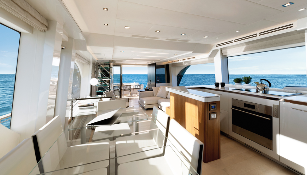 Monte Carlo Yachts 70 Skylounge 