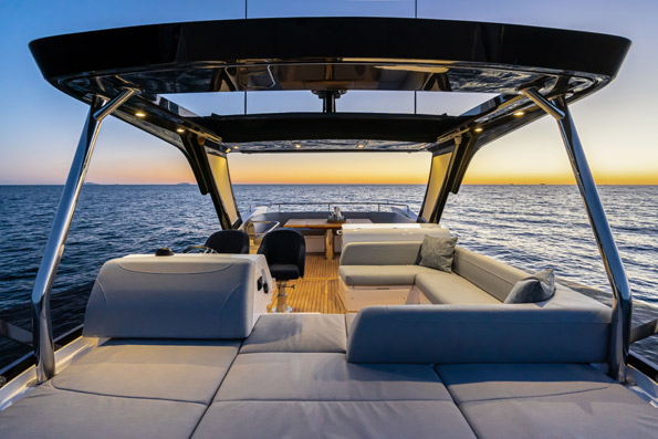 Sunseeker Manhatta 55 fly bridge