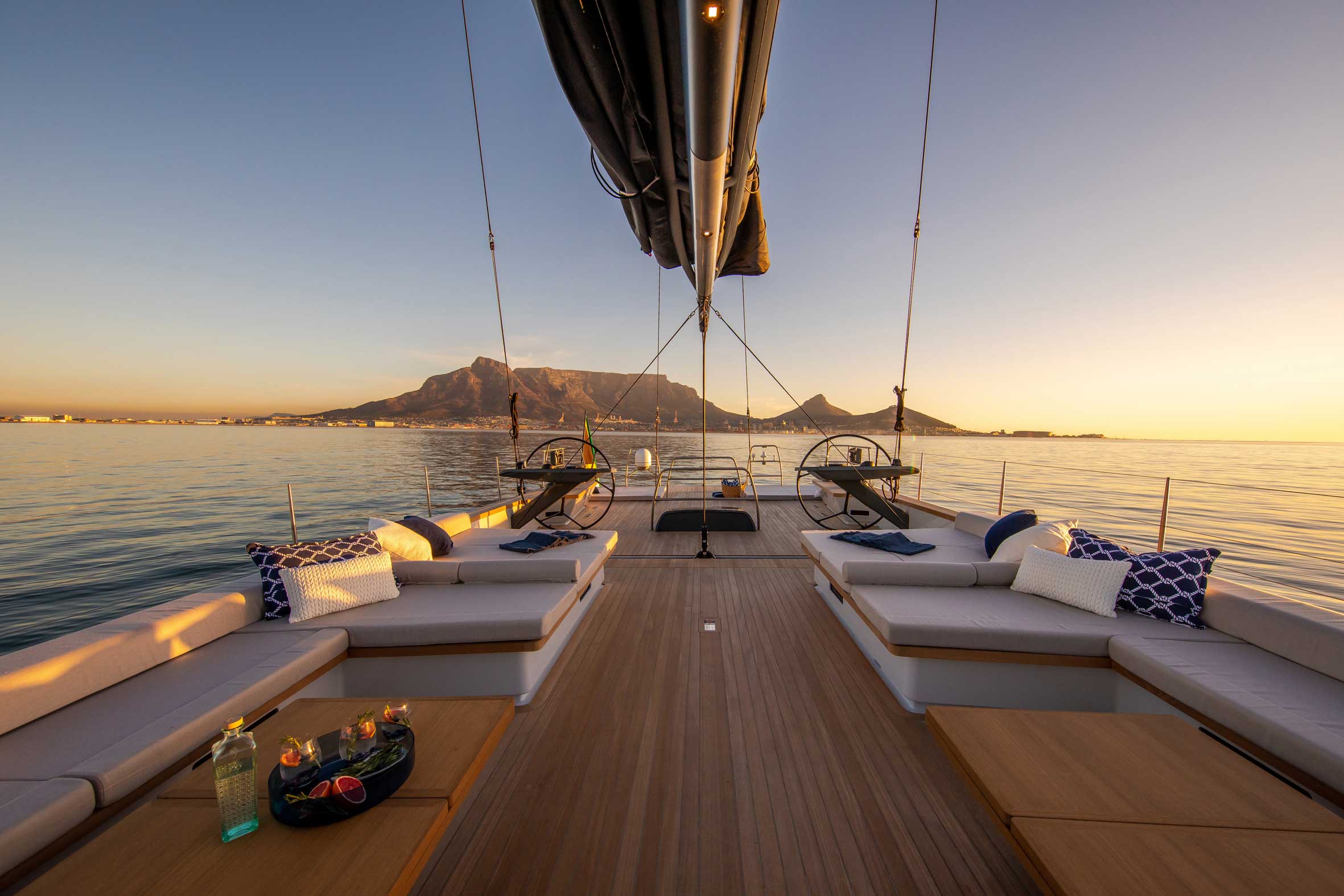 Southern-Wind-Taniwha-Deck-tramonto