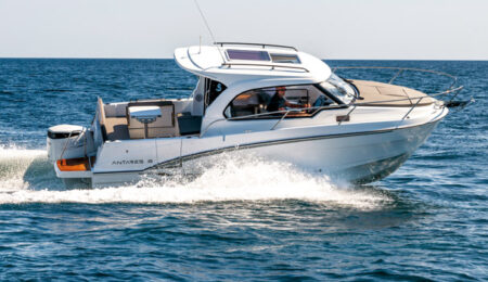Beneteau-Antares-8-cover