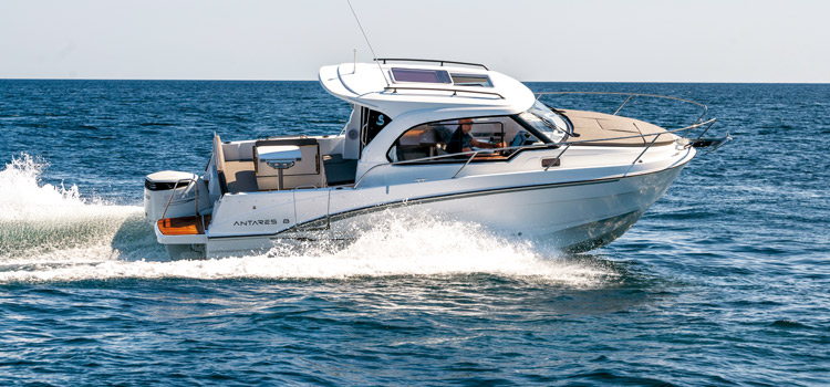 Beneteau-Antares-8-cover