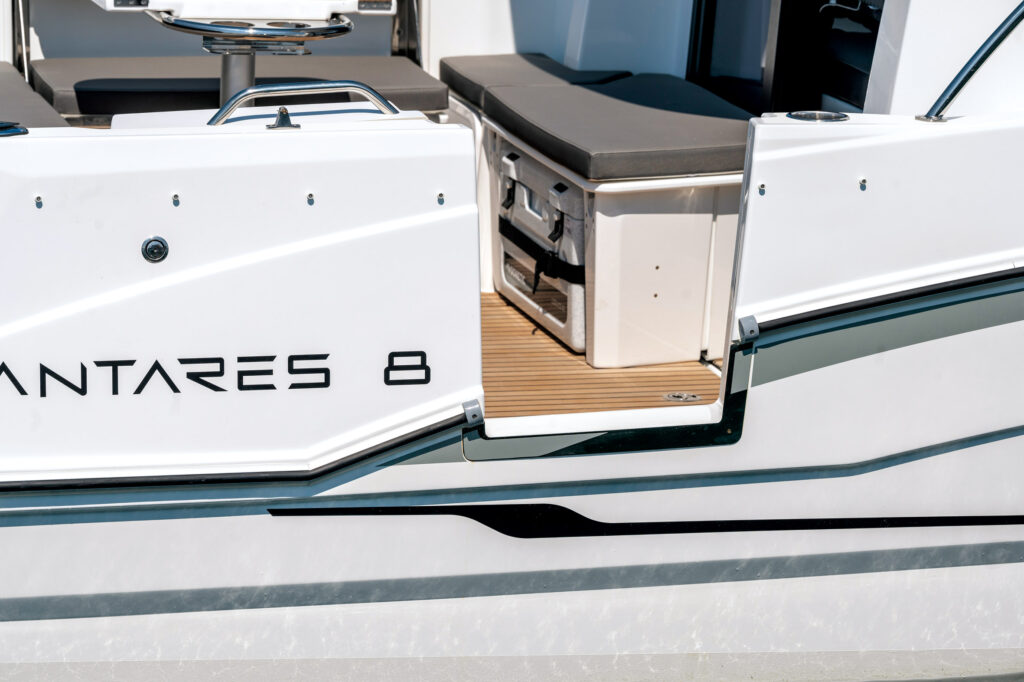 Beneteau-Antares-8-fiancata