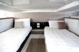 Fiart-Seawalker-35-cabina