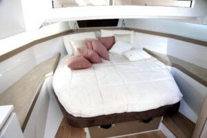 Fiart-Seawalker-35-cabina-armatoriale