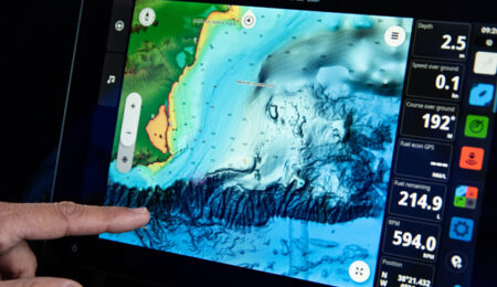 Simrad-Cover