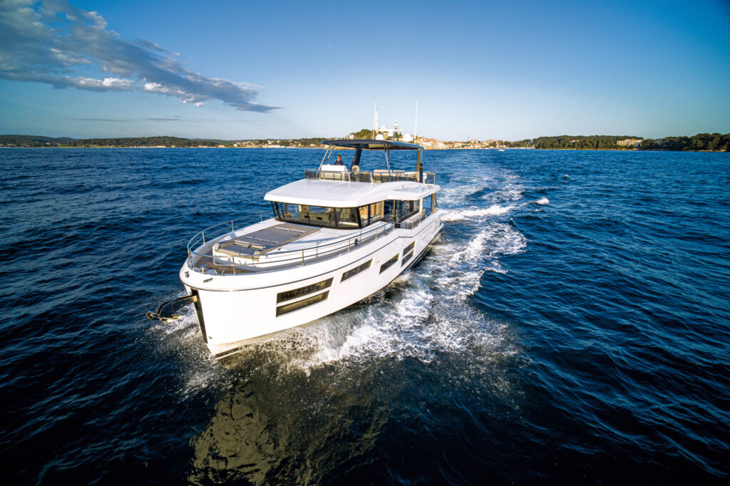 Amedeo-Migali-Grand-Trawler-62-navigazione