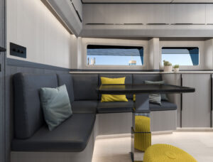 Gladiator-571-salone