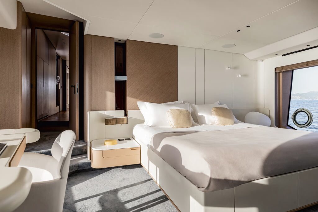 Grande26M-Owner-Suite.jpg