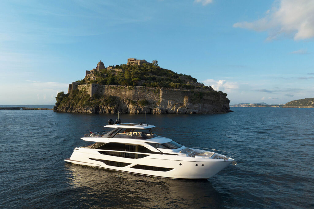 ferretti-860-flybridge