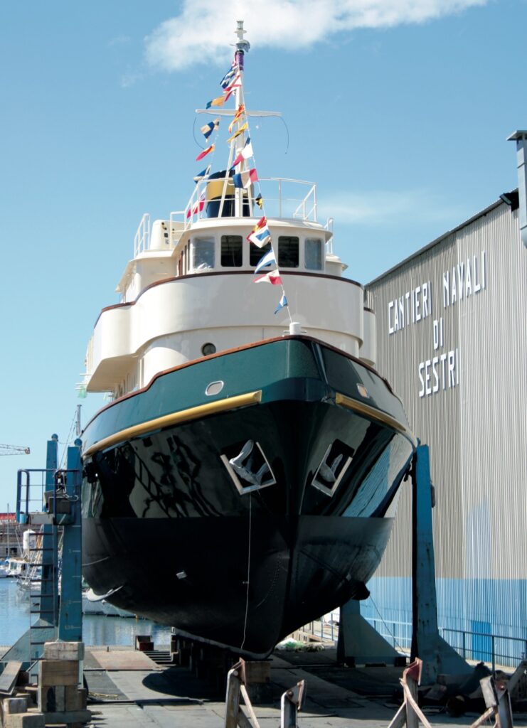 yacht del Maria Teresa, un ex rimorchiatore di 24 metri del 1962