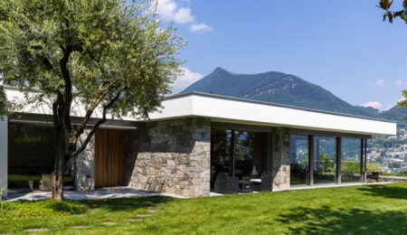 una villa sul lago