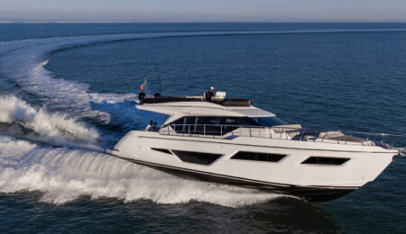 Ferretti Yachts 580 in navigazione