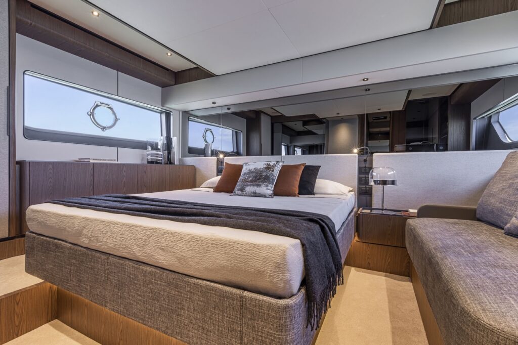 Ferretti Yachts 580 cabina