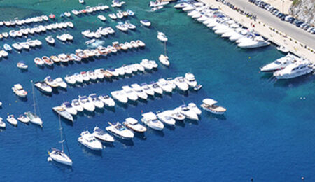 porto-di-palinuro-ormeggio-porto-dall-alto-barche-alla-boa