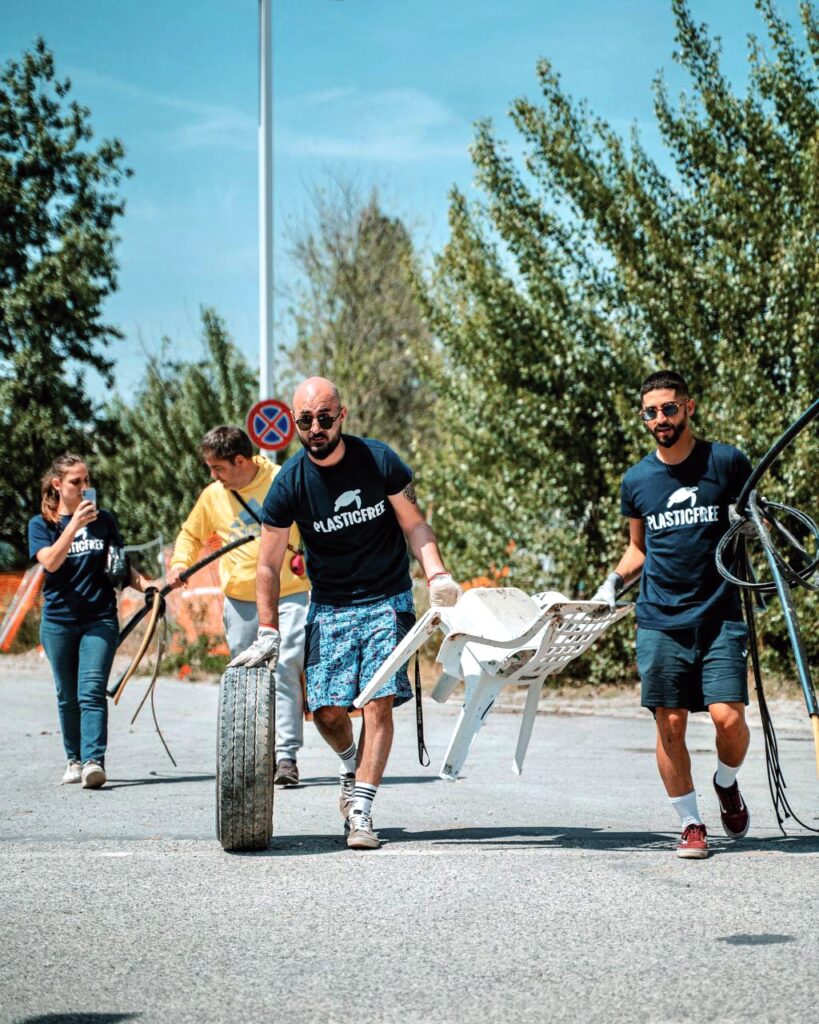 Plastic Free Onlus Raccolta dei rifiuti spiagge 