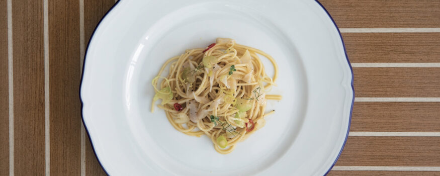 spaghetti seppia e favette ricetta Gambero Rosso