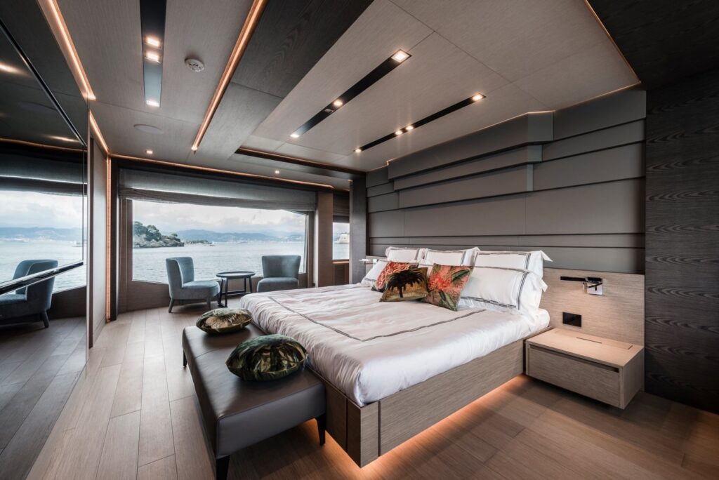 yacht custom 2023