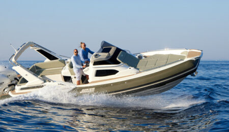 joker-boat-clubman-32- navigazione-yamaha-xto-v8
