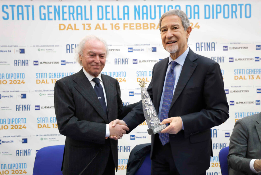 Afina-Award-al-ministro-Musumeci-gennaro-amato-nauticsud-2024