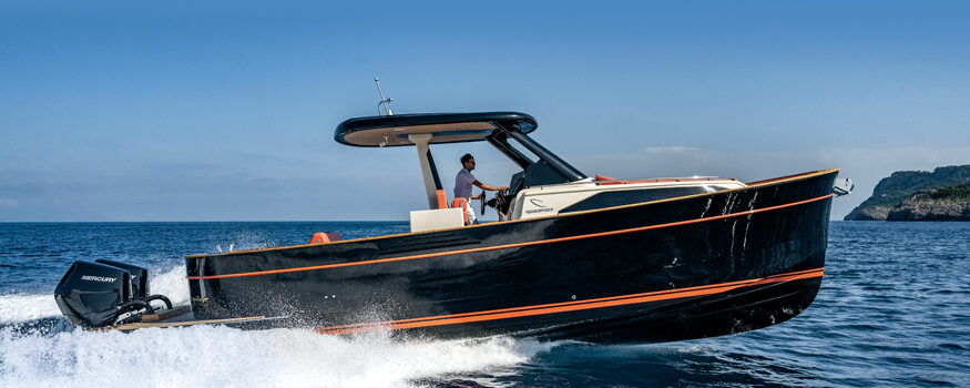 Apreamare-Gozzo-35-Speedster-in-navigazione-fuoribordo-mercury-v10-400-hp-prova-in-mare