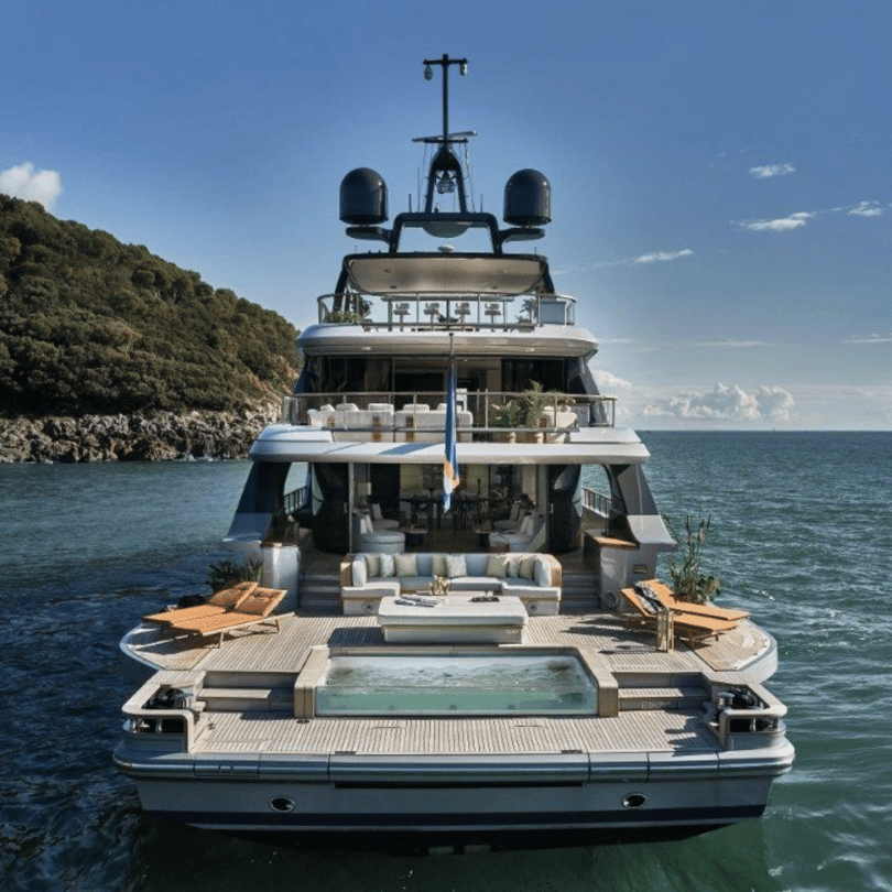 Superyacht Oasis Deck
