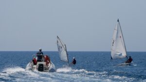 barche a vela scuola nautica santa marinella boat days 2024 in navigazione con istruttore gommone