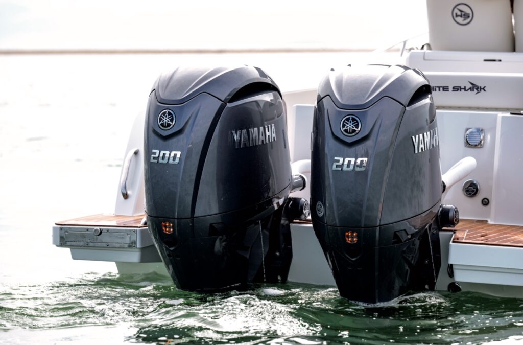 Motore Fuoribordo A Benzina DIFU 2 Tempi 3.5 HP - 2500 W Per Gommone E Barca Da Pesca - Avviamento Manuale - Asta Corta 40 Cm - Motore Esterno Compatto