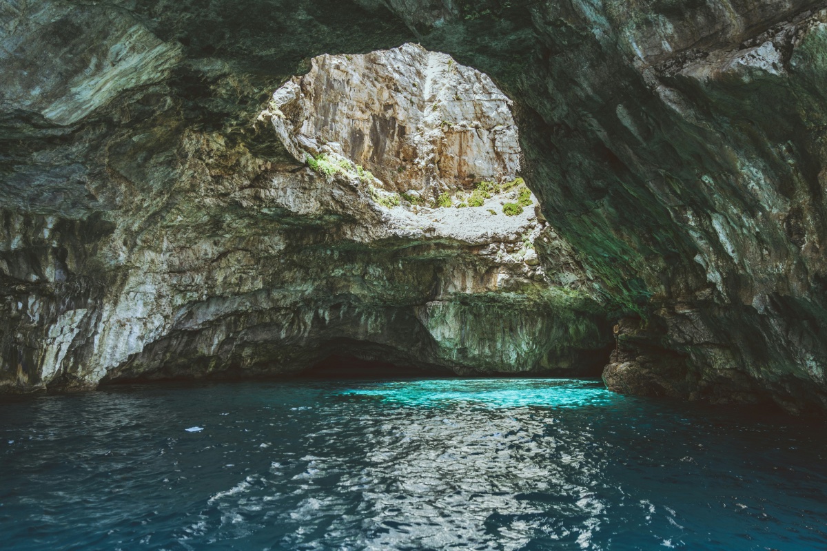Marettimo Grotta del Cammello