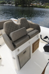 BWA Sport 28 GTO sedute guida aperte