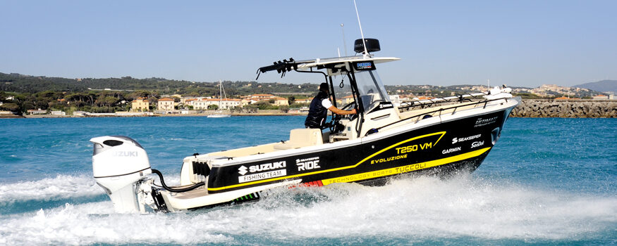 Tuccoli T250 VM Evoluzione in prova con un fuoribordo Suzuki DF350AMD in navigazione
