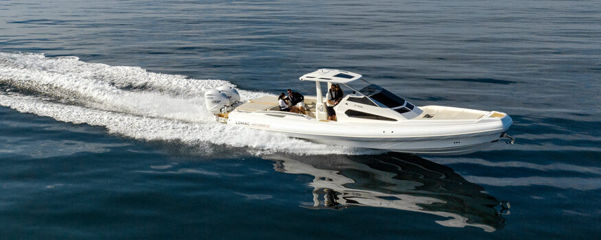 lomac-gt-12.5-granturismo-prova-in-mare-fuoribordo-yamaha-450-hp-in-navigazione