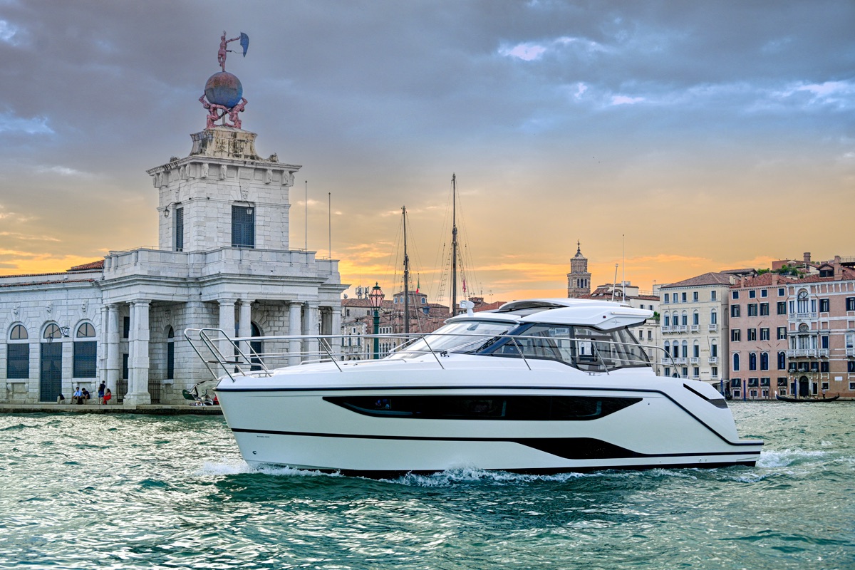 Bavaria SR33