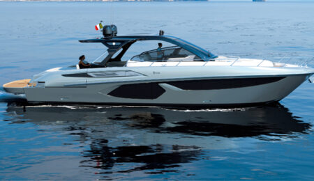 FIM-500-Regina-in-mare-di-profilo