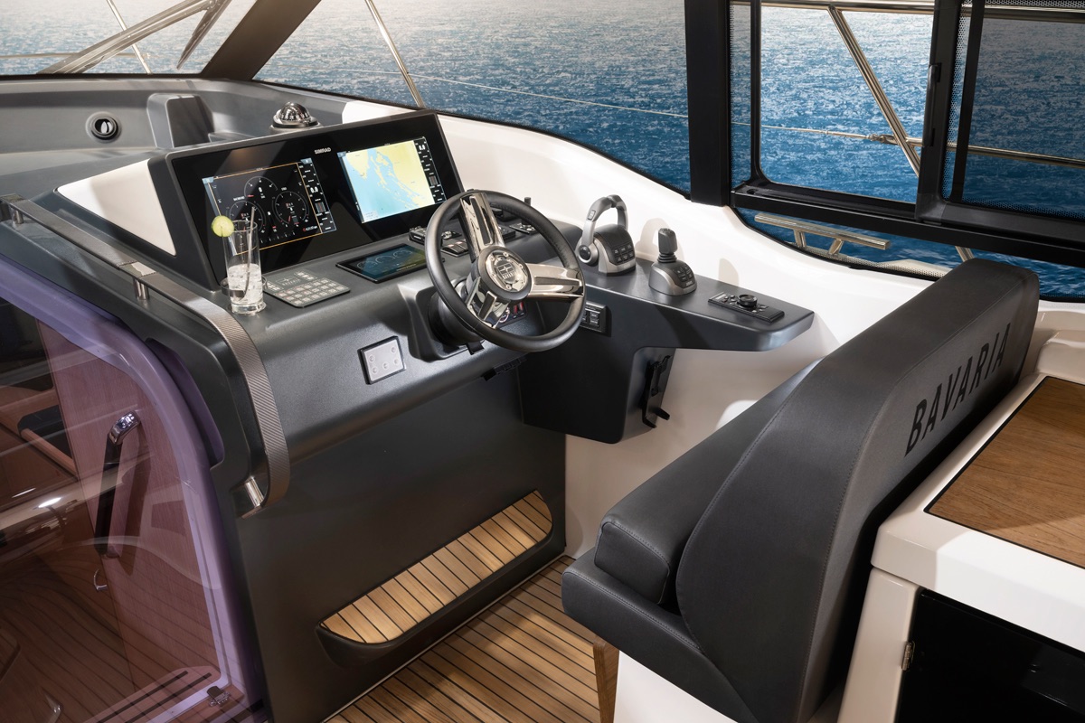 cockpit Bavaria SR33