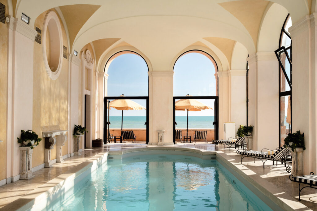 La-Posta-Vecchia-piscina-vista-mare