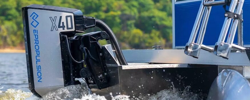 Raymarine ePropulsion, la partnership per l'integrazione dei chartplotter