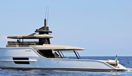 Sherpa 60 di Arcadia al Yachting Cannes festival 2024