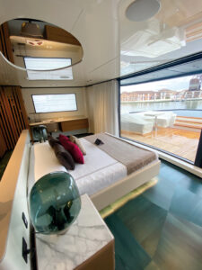 WIDERCAT-92-foto-cabina-con-letto-matrimoniale