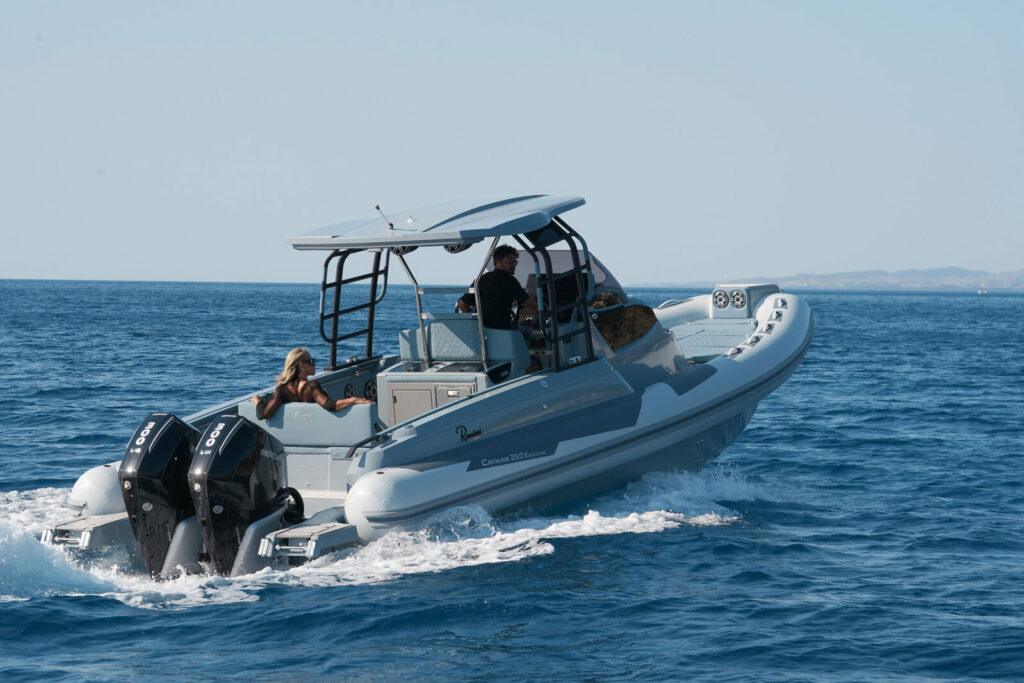 Cayman 33.0 Executive di Ranieri International 2024