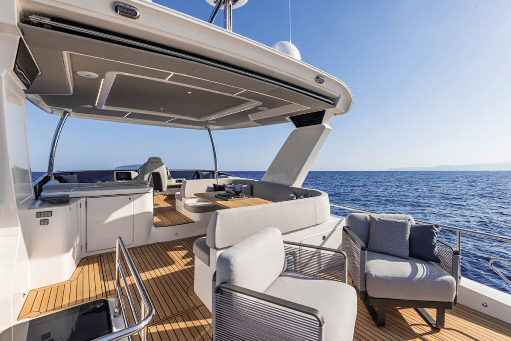 Navetta53-esterno con poltrone