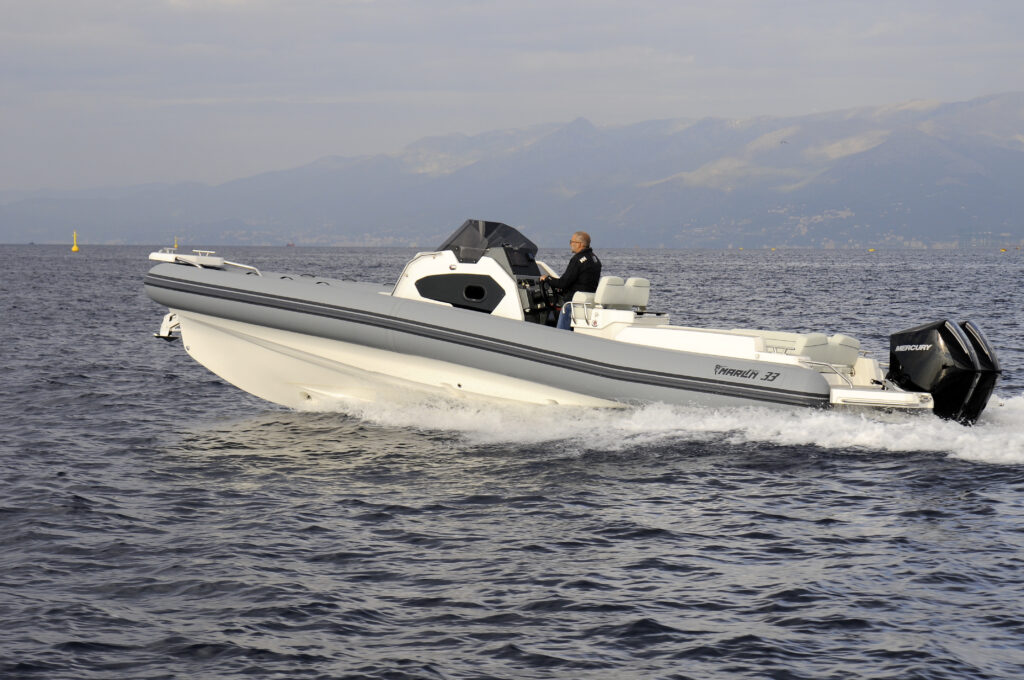 Marlin 33 in navigazione test al Salone Nautico di Genova