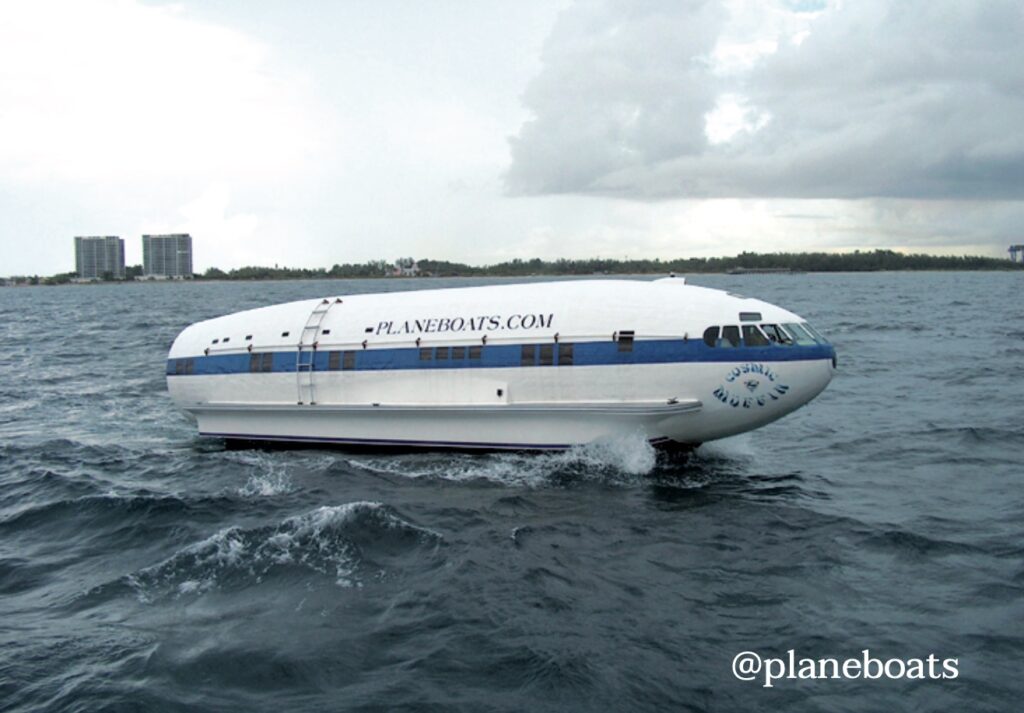 Planeboats, gatto affondamento, curiosità