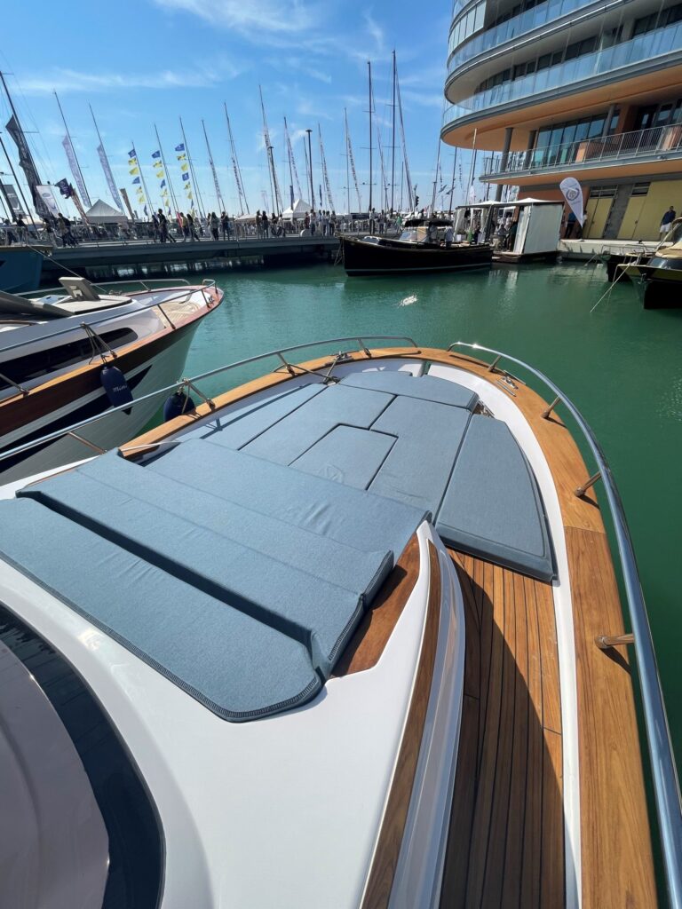 mimi libeccio 9.5 cabin sun deck
