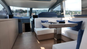 tuxedo-54-tavolo-con-divani