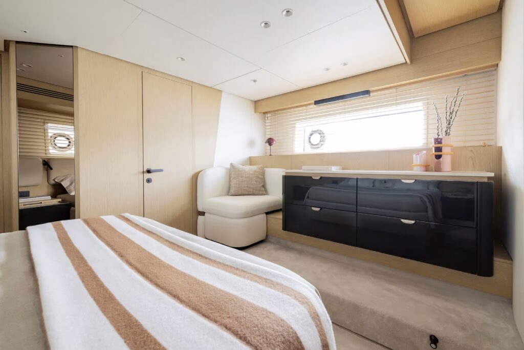 cabina Azimut 