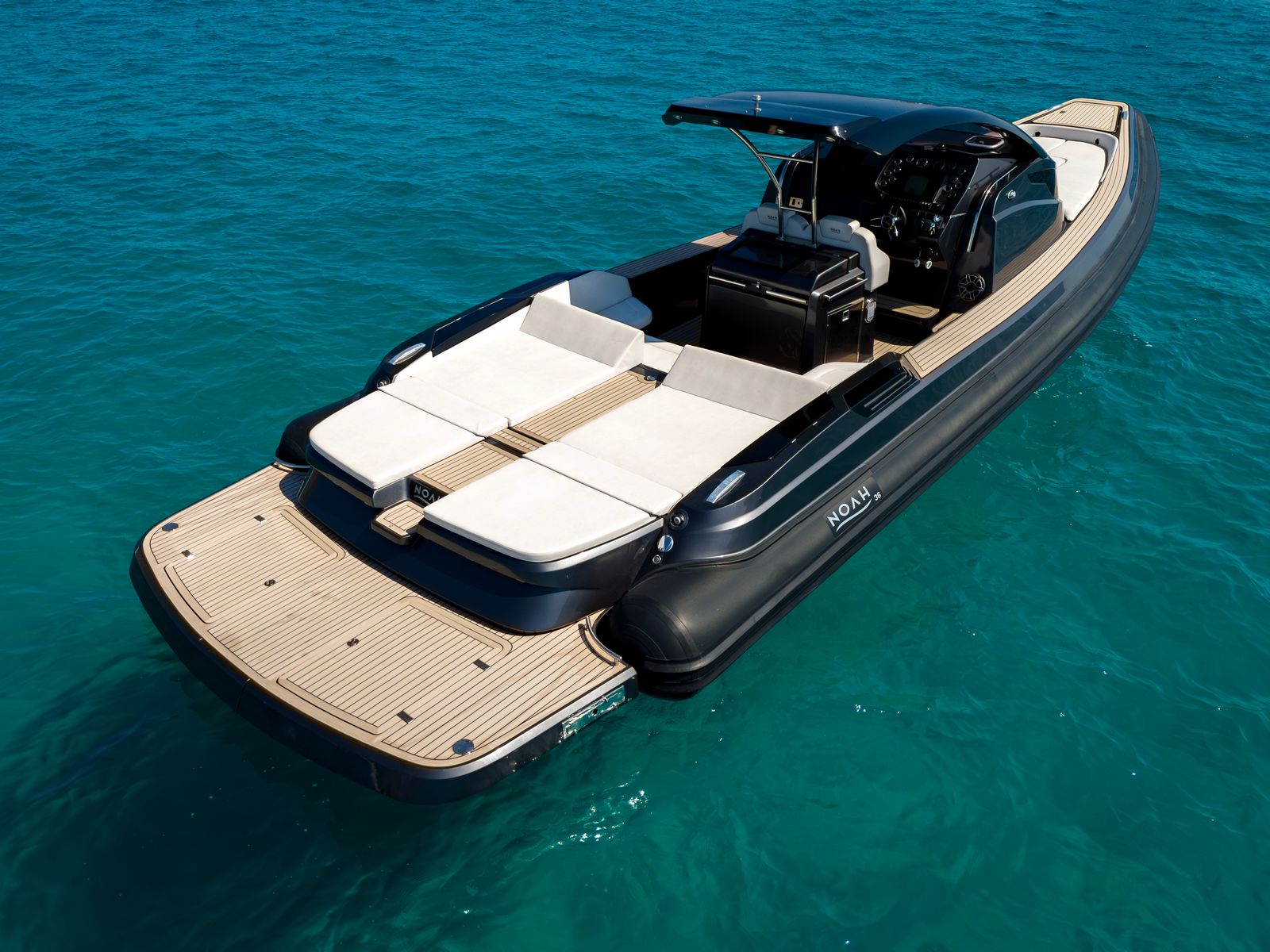 Noah 36 cabin