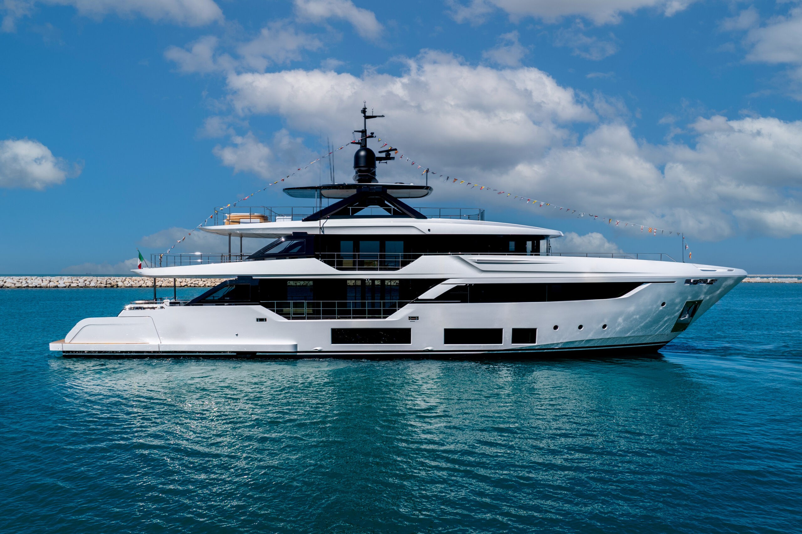 Custom Line Navetta 38 varo
