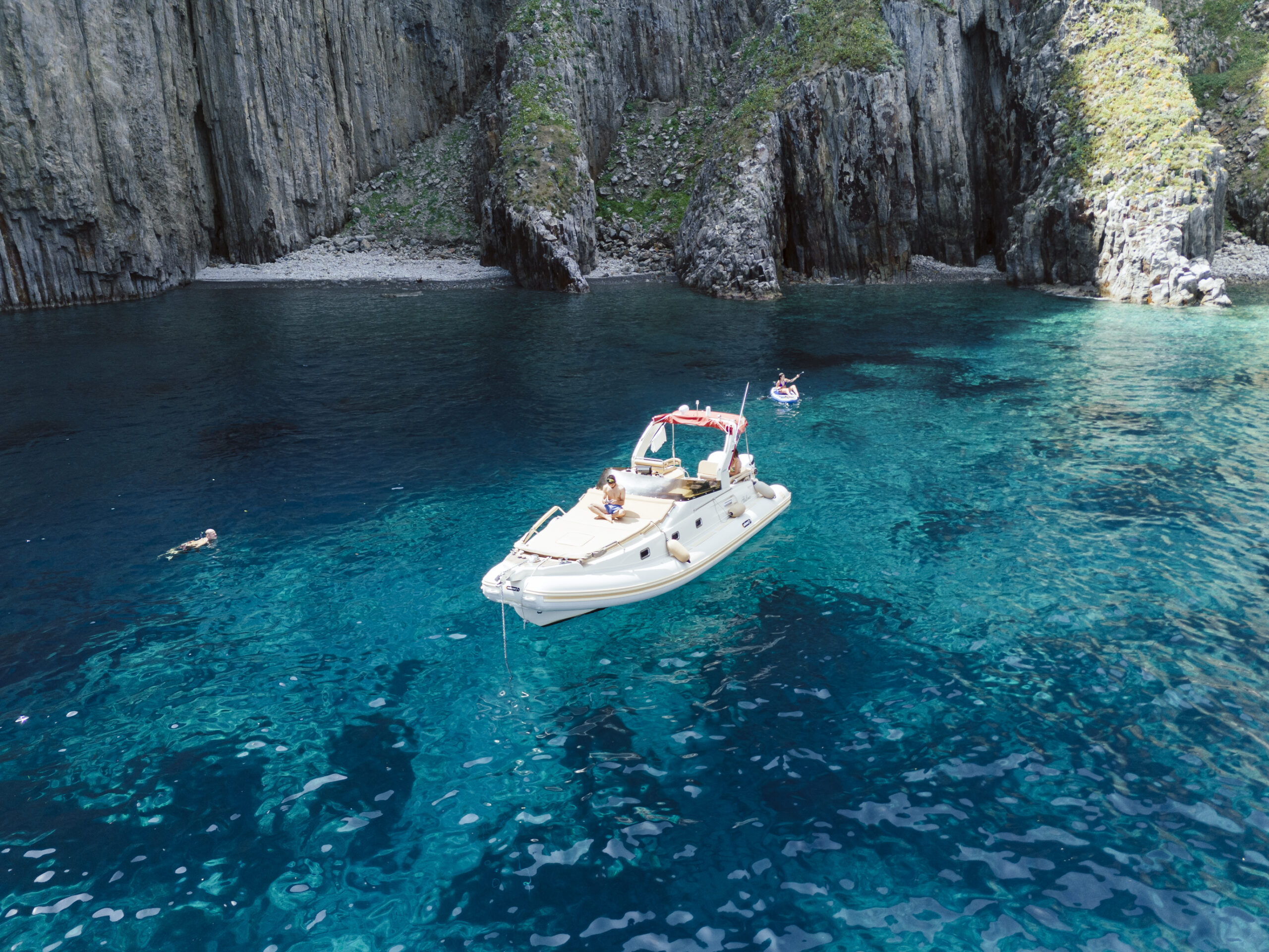 Gommone in rada